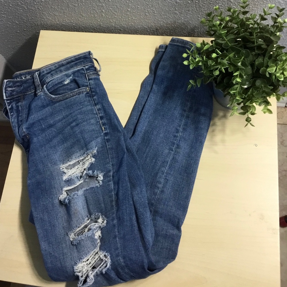 GREAT CONDITION used american eagle jeans